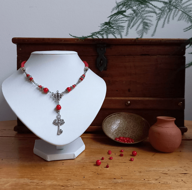 Parure rouge et argentée - Collier ras de cou - La clé
