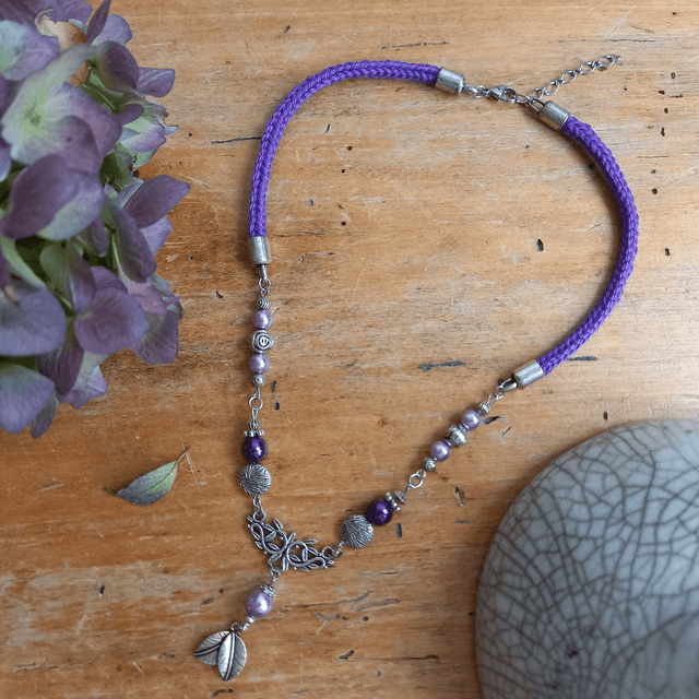 Parure violette et argentée - Collier ras de cou - Feuilles