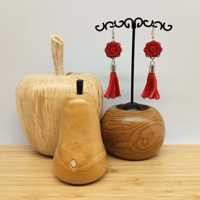 Parure rouge et argenté 2 - Boucles d'oreille rouges à pompon