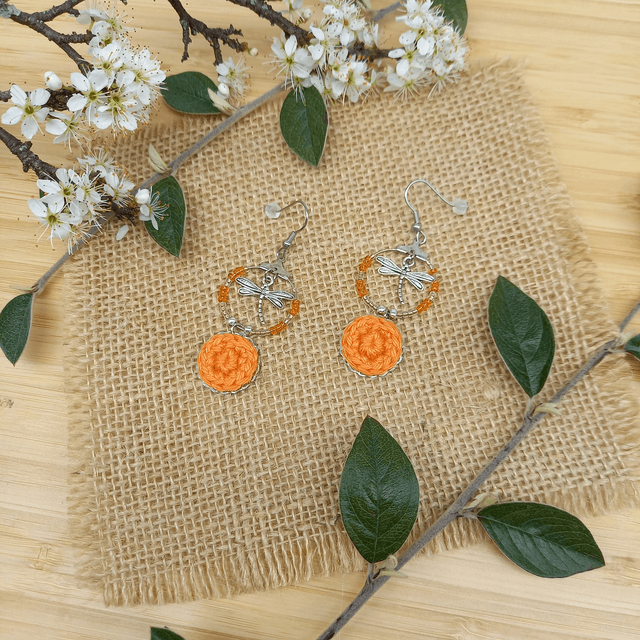 Boucles d'oreille orange et argentées, petites créoles, libellules