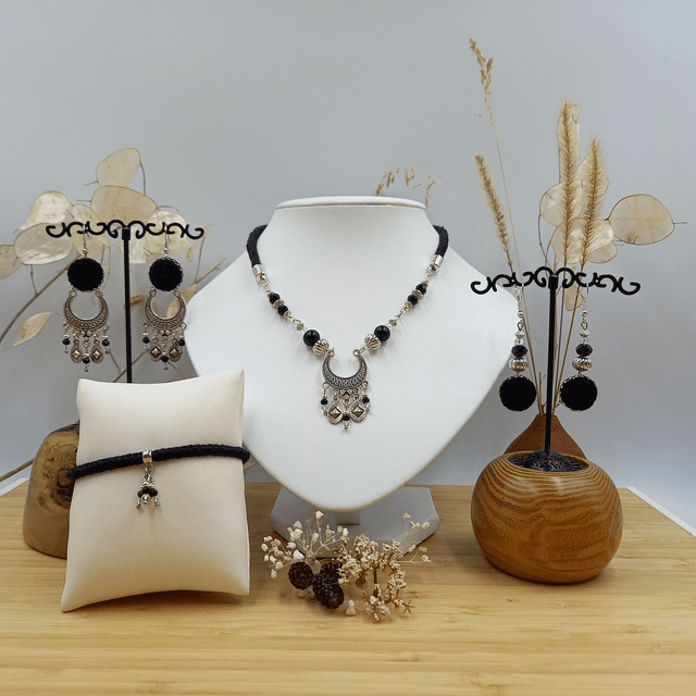 Parure noir et argenté - Boucles d'oreille noires pendantes