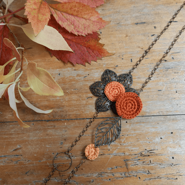 Parure orange et bronze 2 - Sautoir Fleur
