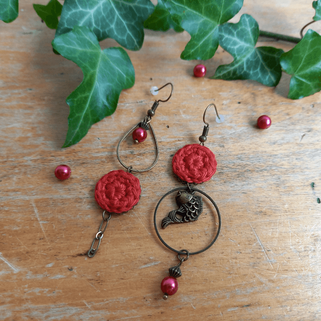Boucles d'oreille asymétriques Des gouttes de bonheur - Rouges