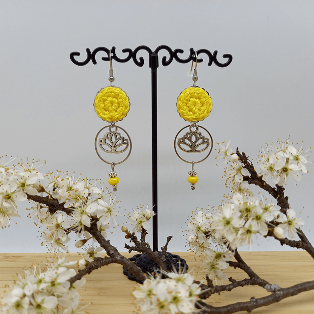 Boucles d'oreille jaune et argentées - Fleurs de lotus