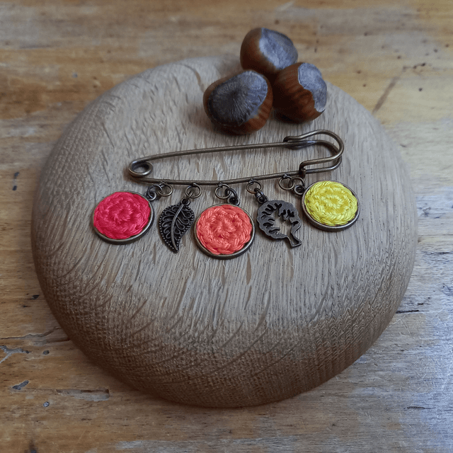 Broche rouge, orange, jaune et bronze - Broche d'automne