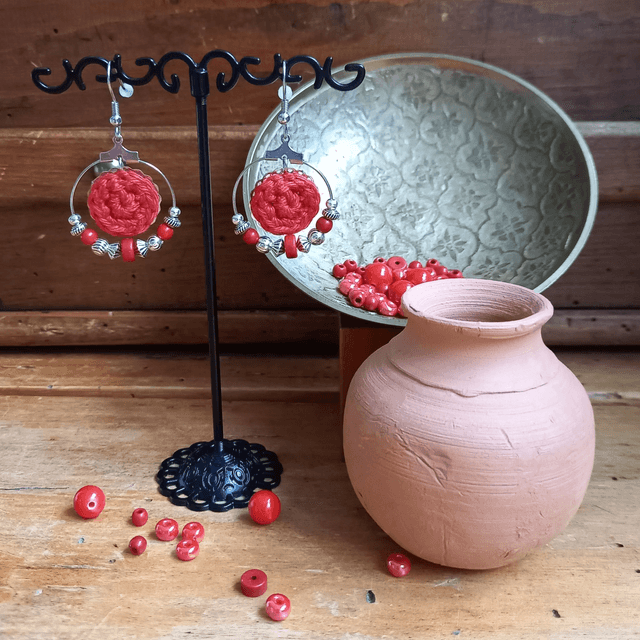 Parure rouge et argenté - Boucles d'oreille rouges type créoles