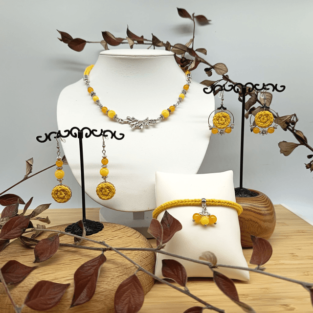 Parure jaune et argenté 2 - Bracelet tricoté jaune et argenté