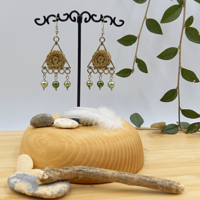 Parure kaki clair et argentée - Boucles d'oreille kaki clair attrape-rêves