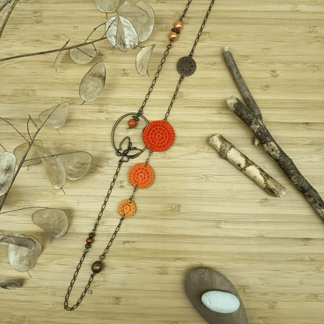Parure orange et bronze 3 - Sautoir Naissance d&#039;une fleur