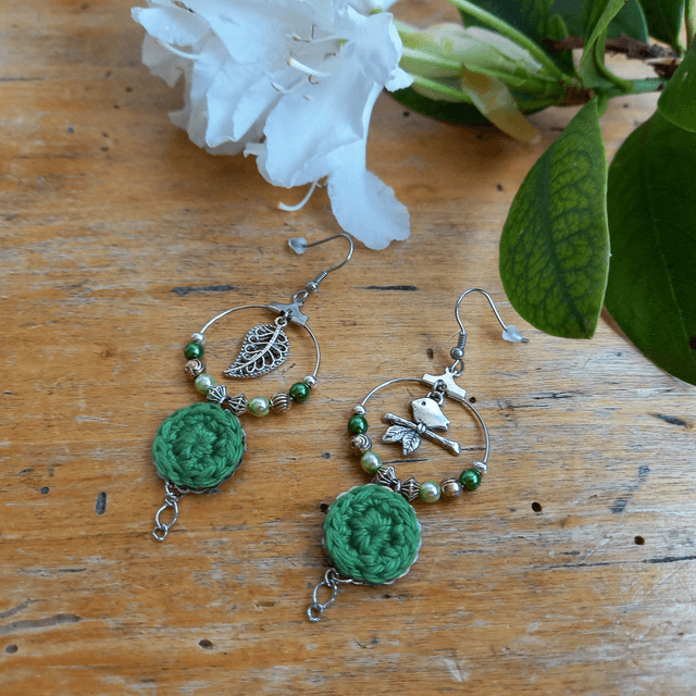 Boucles d&#039;oreille asymétriques L&#039;arrivée du printemps - Vertes