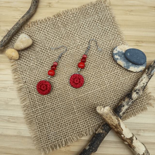 Parure rouge et argenté 2 - Boucles d&#039;oreille rouge et argenté pendantes