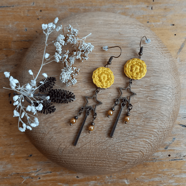 Boucles d&#039;oreille Etoiles filantes - Jaunes